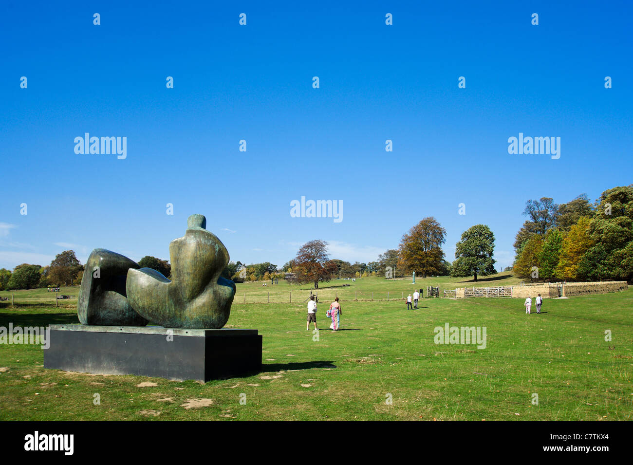 Henry Moore's 'Two Piece Reclining Figure: Points' in the Yorkshire Sculpture Park, Wakefield, West Yorkshire, England, UK Stock Photo