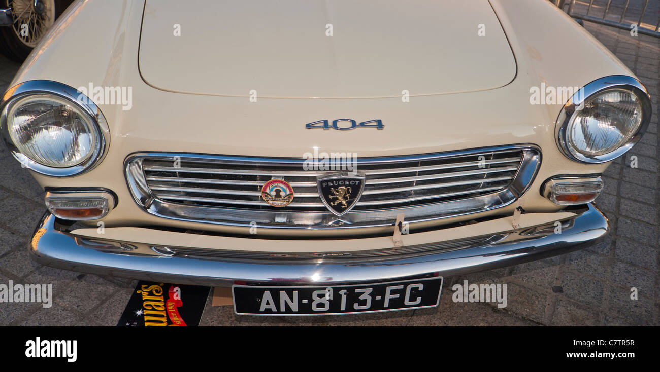 Peugeot 404 cars hi-res stock photography and images - Alamy