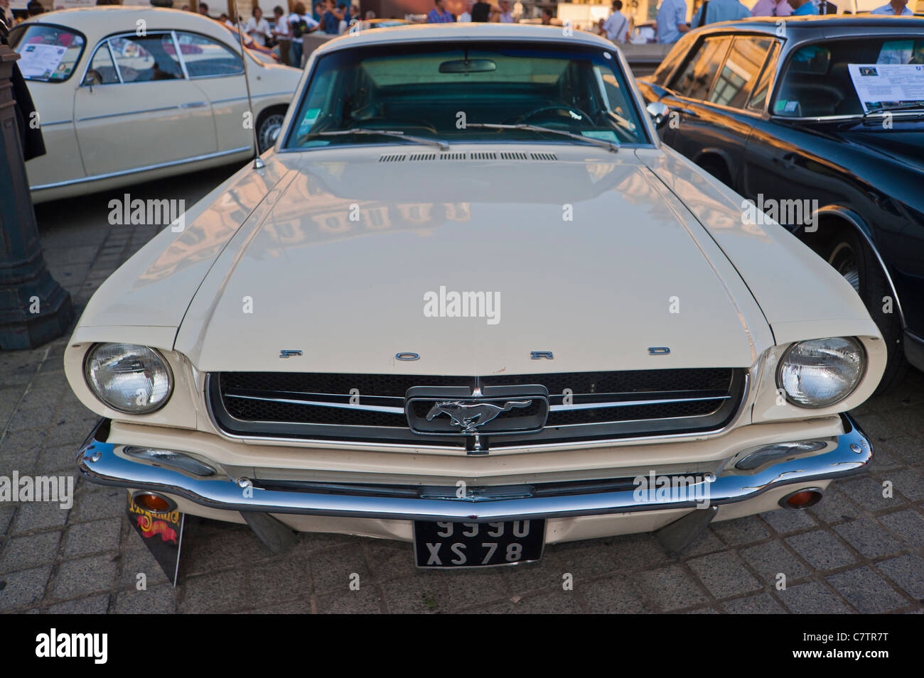 Collecting Classic Cars High Resolution Stock Photography and Images ...