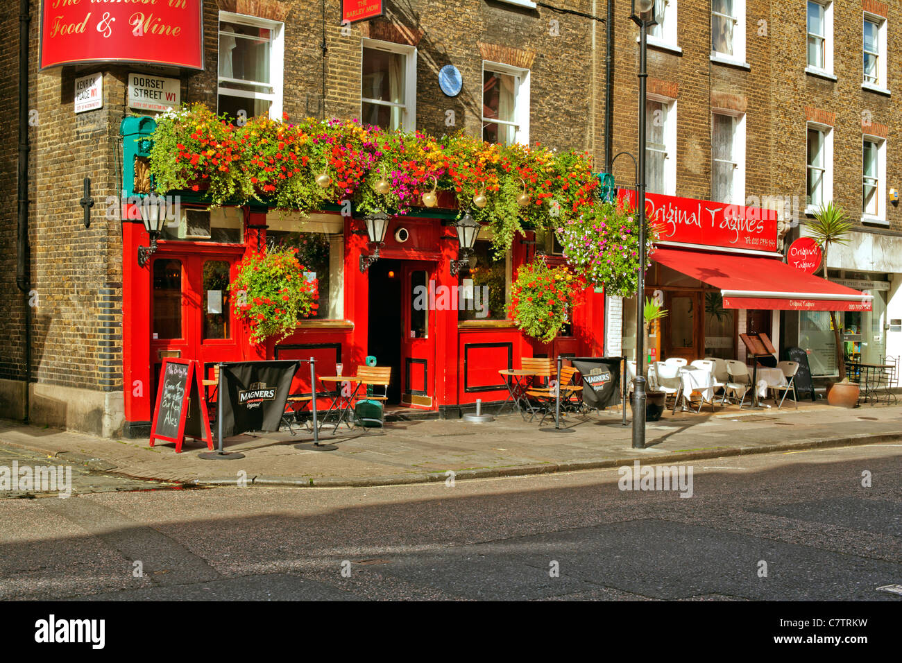 Matching reds Pub and restaurant, Dorset Street, London, England, UK