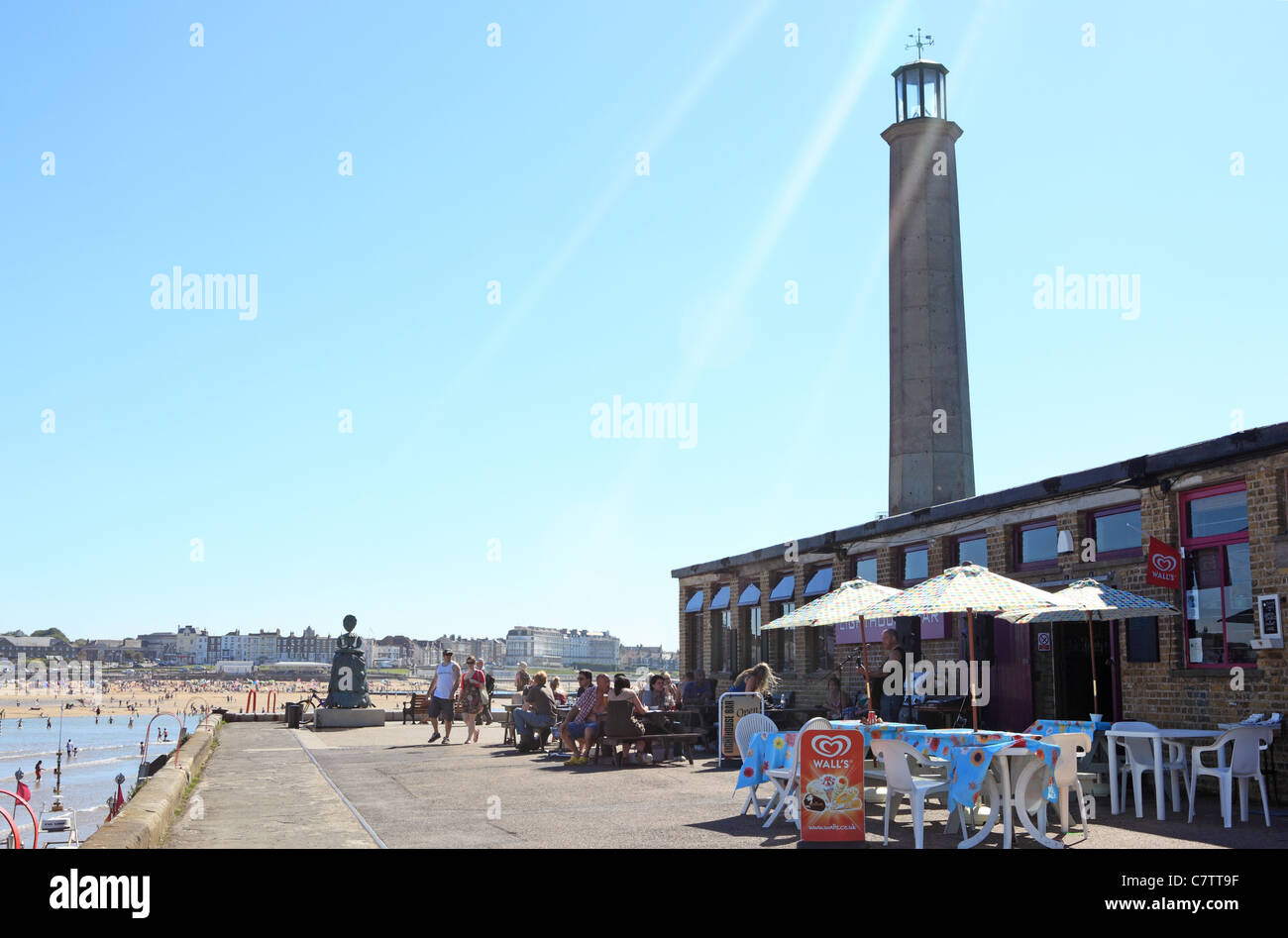 The Lighthouse Bar, the Harbour Arm, Margate, Kent, England Stock Photo