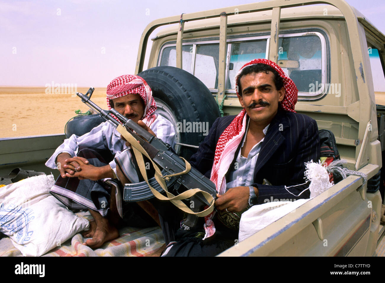 Yemen, Sayun, bedouins in Hadramaut desert Stock Photo