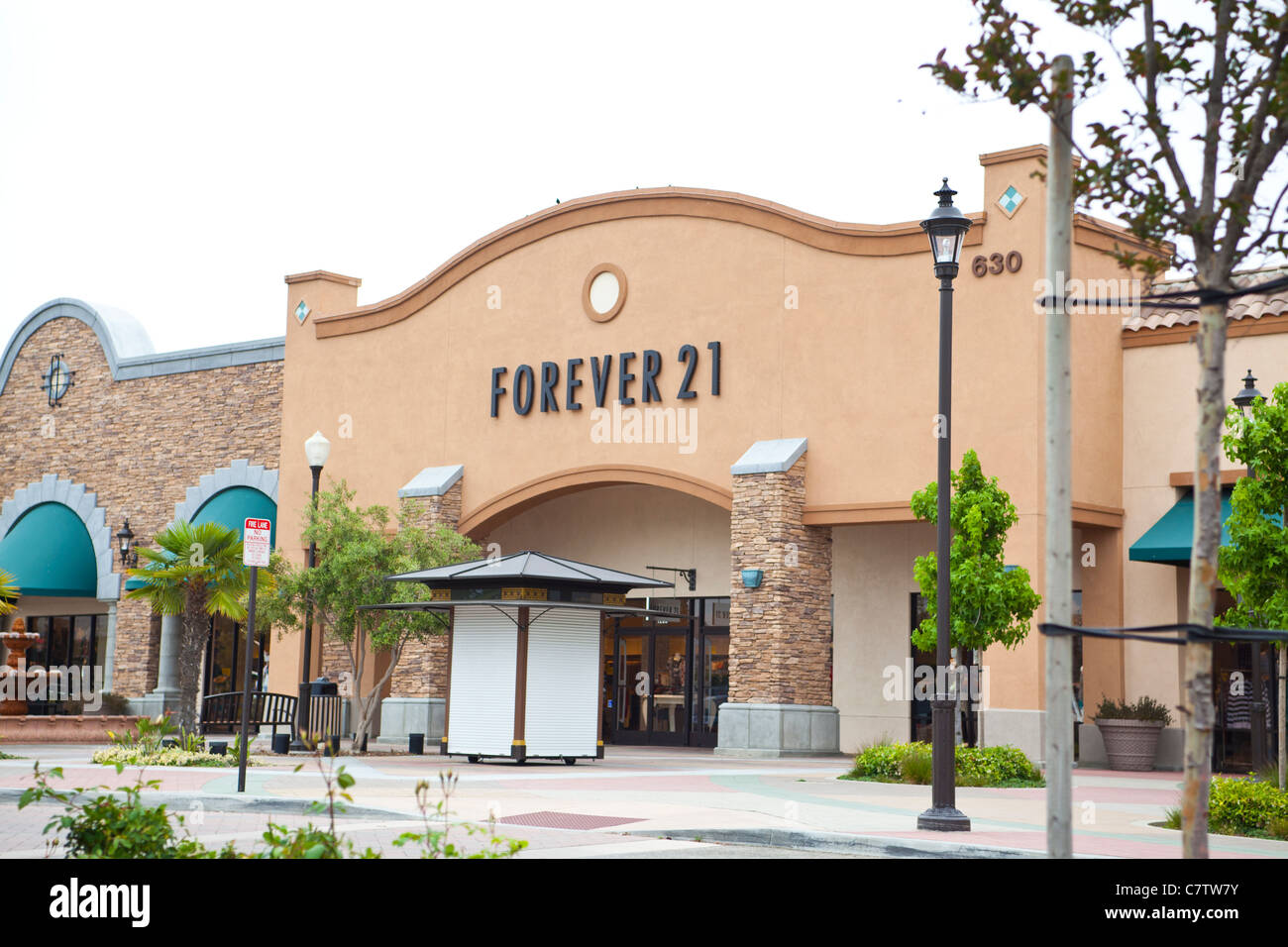 reebok outlet camarillo