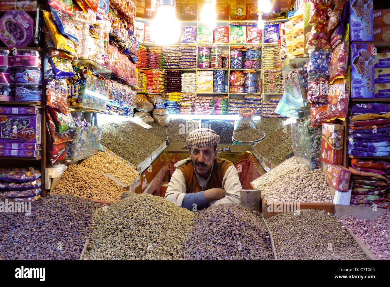 Yemen, Sanaa, greengrocer in souk Stock Photo