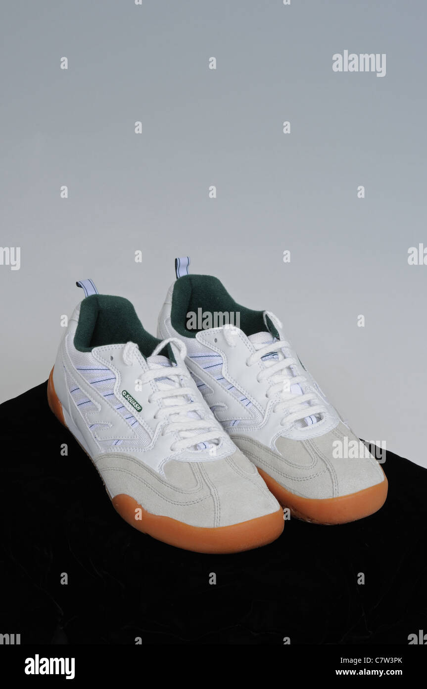 mens walking trainers uk