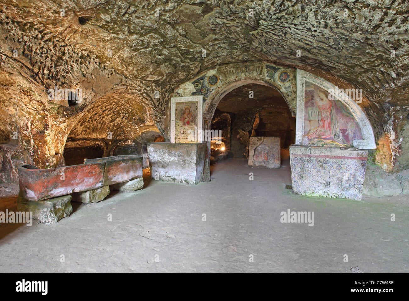 Italy, Campania, Prata Principato Ultra, Maria SS. Annunziata, Paleochristian basilica: catacomb Stock Photo