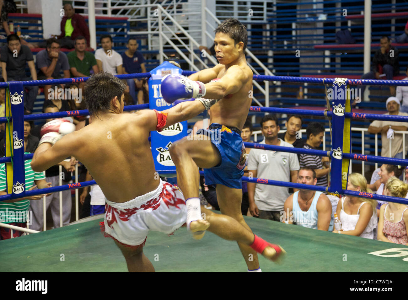 Muay Thai, kick boxing fight, Patong, Phuket, Thailand Stock Photo