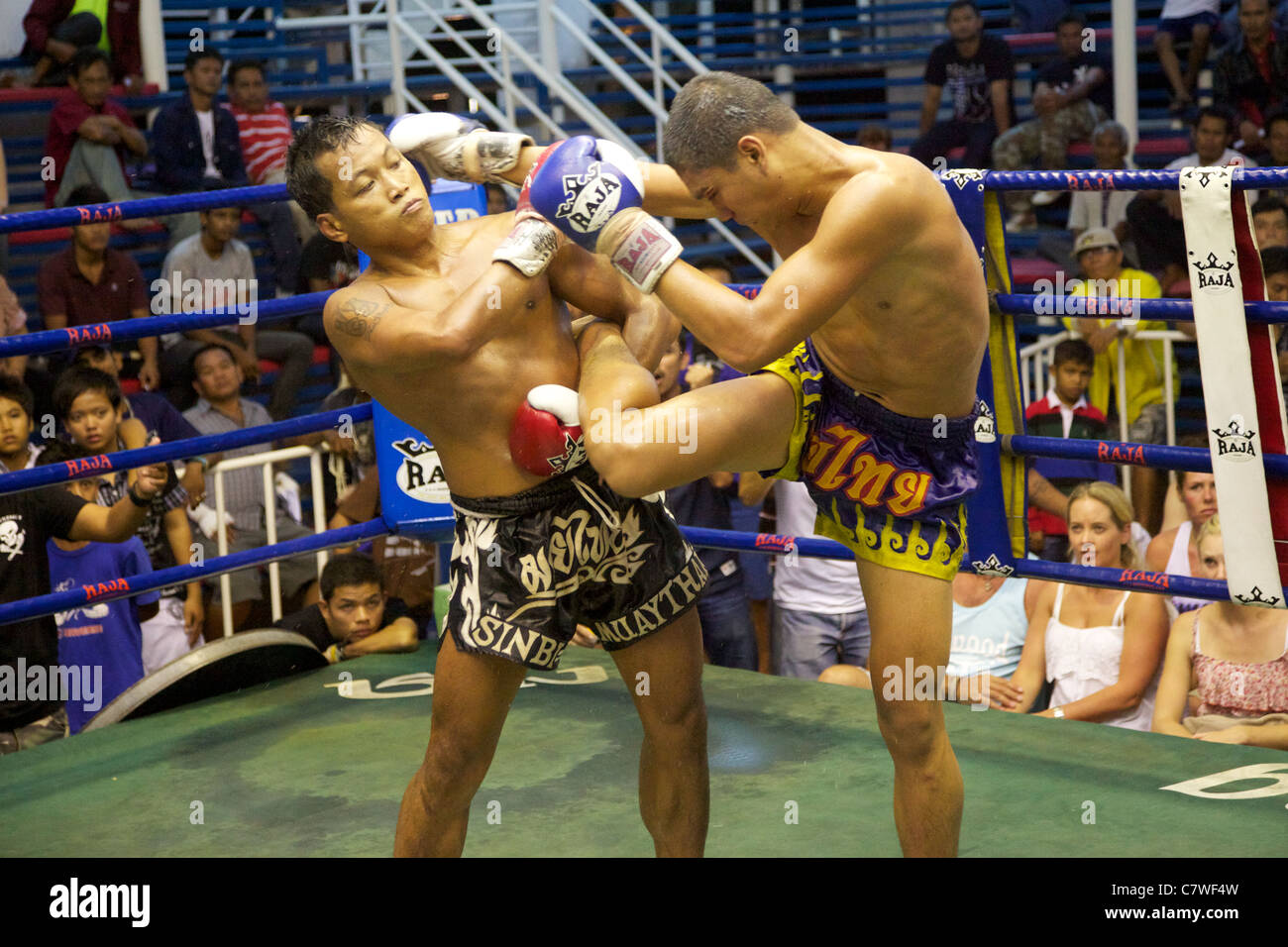 Muay Thai, kick boxing fight, Patong, Phuket, Thailand Stock Photo