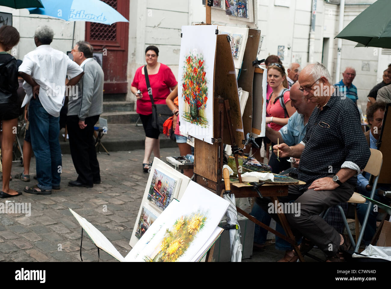 Paris, France - Street artists at Place du Tertre Stock Photo - Alamy