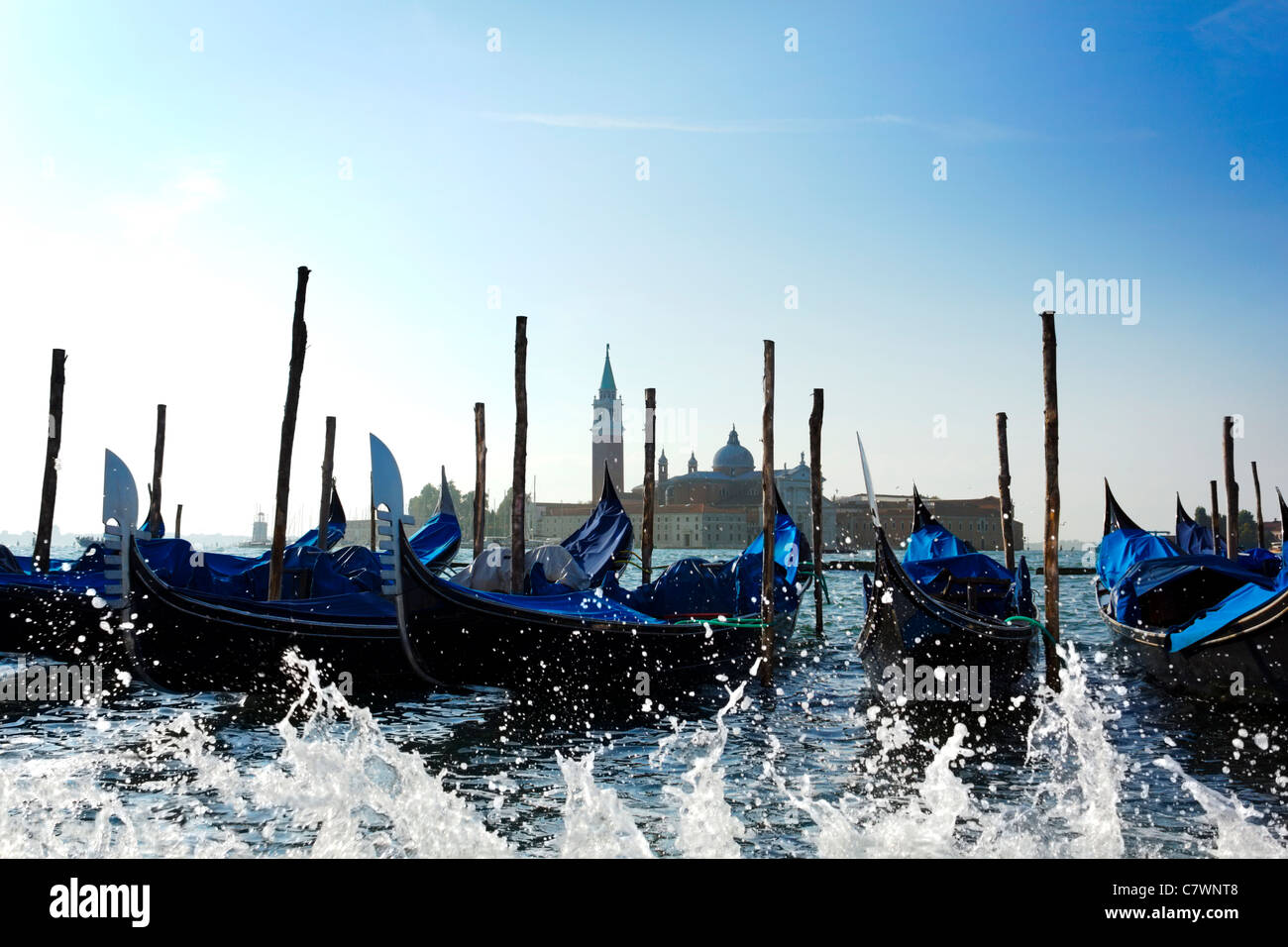 Venice gondola splash hi-res stock photography and images - Alamy