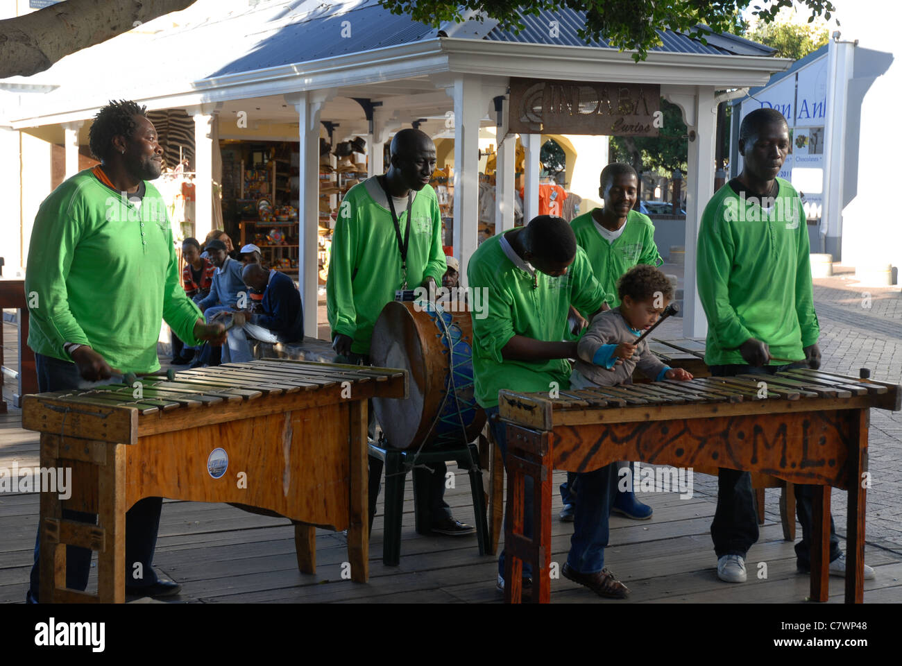 Marimba musicians hires stock photography and images Alamy