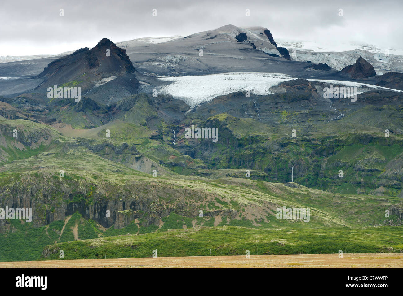 The Oraefajokull glacier (part of Vatnajokull glacier) and landscape around Skaftafell National Park in southeast Iceland. Stock Photo
