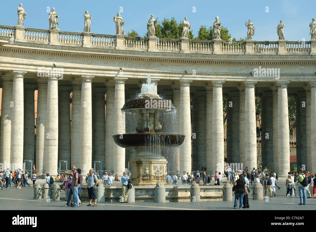 Bernini s Colonnade and fountain Piazza San Pietro Rome Stock Photo Alamy