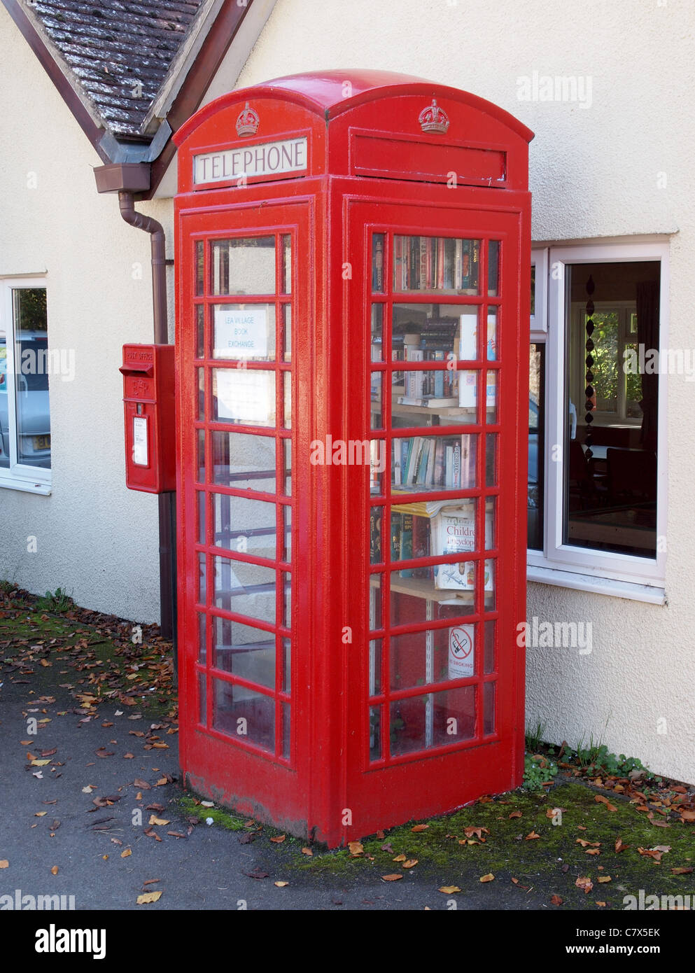 Phone booth book hi-res stock photography and images - Alamy