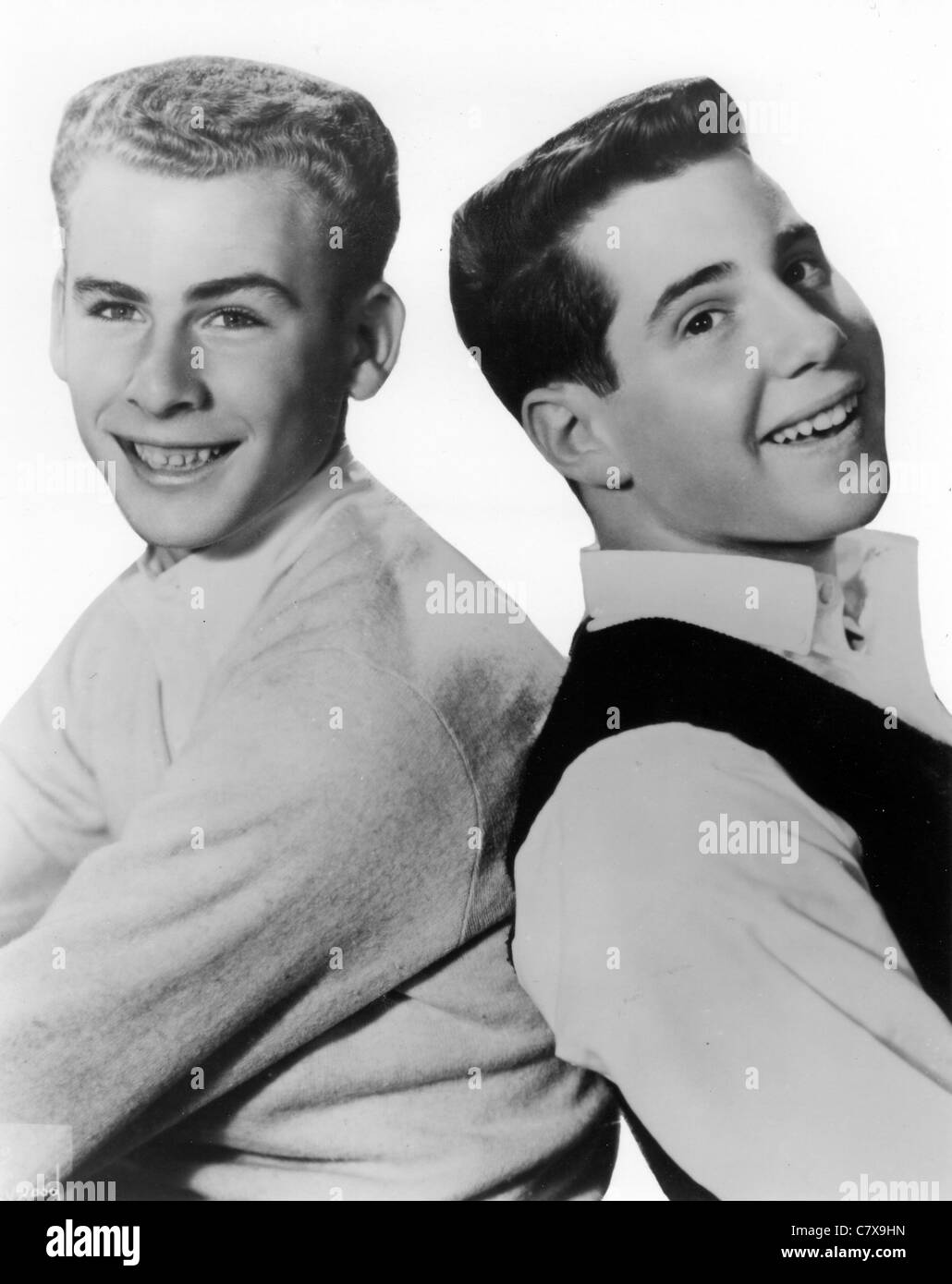 SIMON AND GARFUNKEL Promotional photo of US music duo as Tom & Jerry in  1957 Stock Photo - Alamy