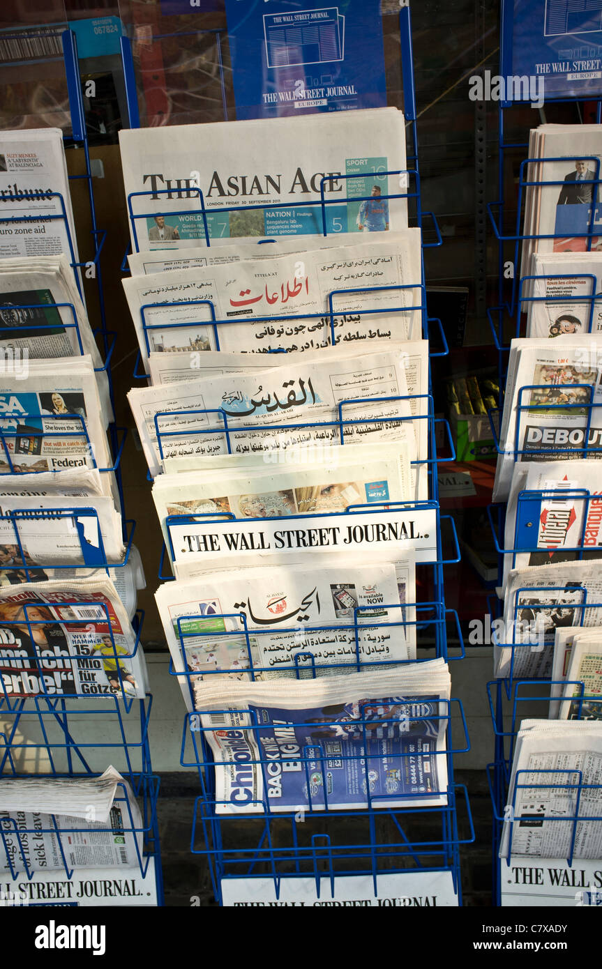 News stand newsagent hires stock photography and images Alamy