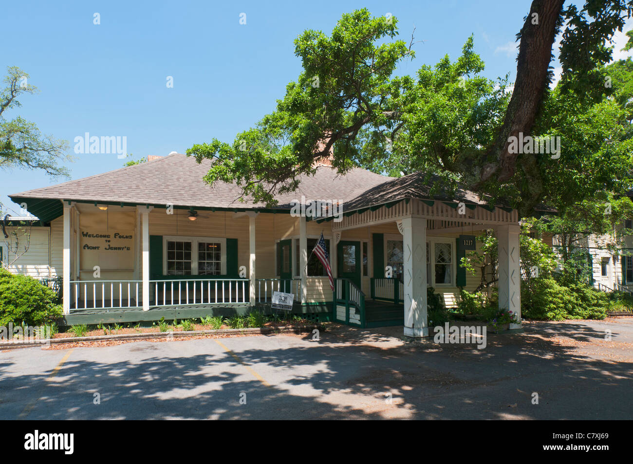 Mississippi, Ocean Springs, Aunt Jenny's Catfish Restaurant, house
