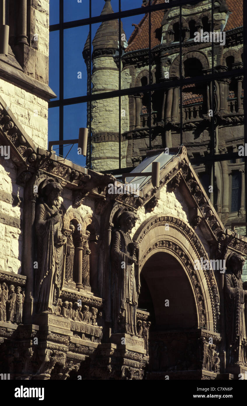 USA, Massachussett, Boston: Old South Church reflected on building Stock Photo