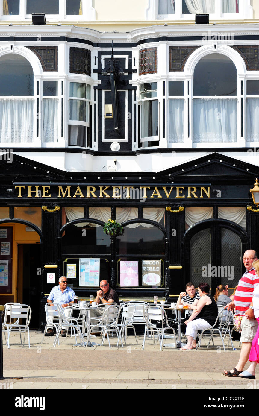 The Market Tavern at Great Yarmouth Stock Photo Alamy