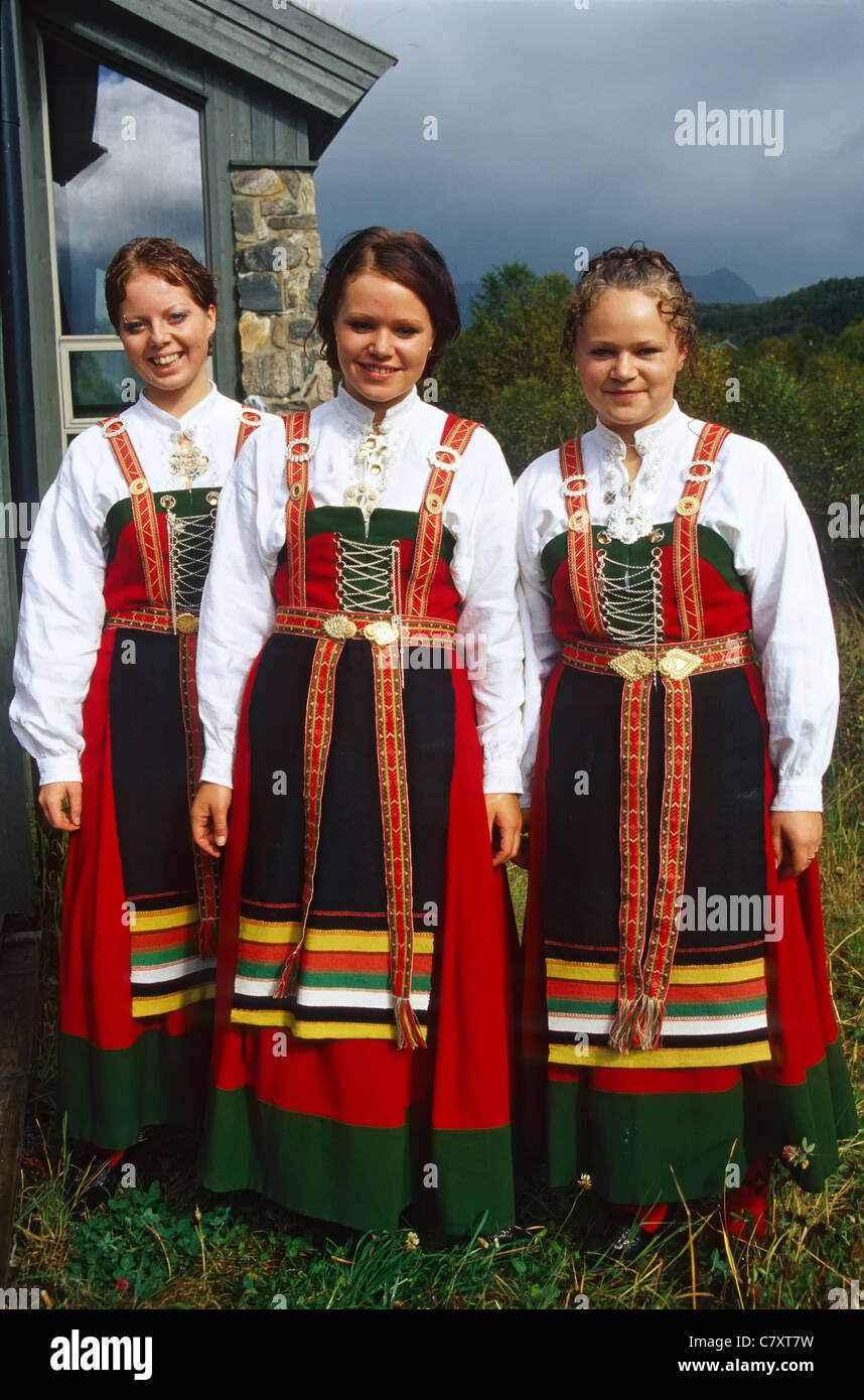 Girls in Norwegian traditional dress Stock Photo - Alamy
