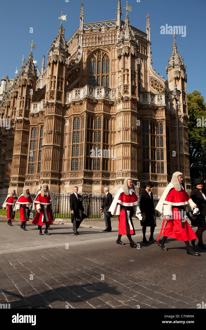 Lord Chancellor's Breakfast. Members of the Judiciary in procession from  Westminster Abbey to Houses of Parliament. London, UK Stock Photo