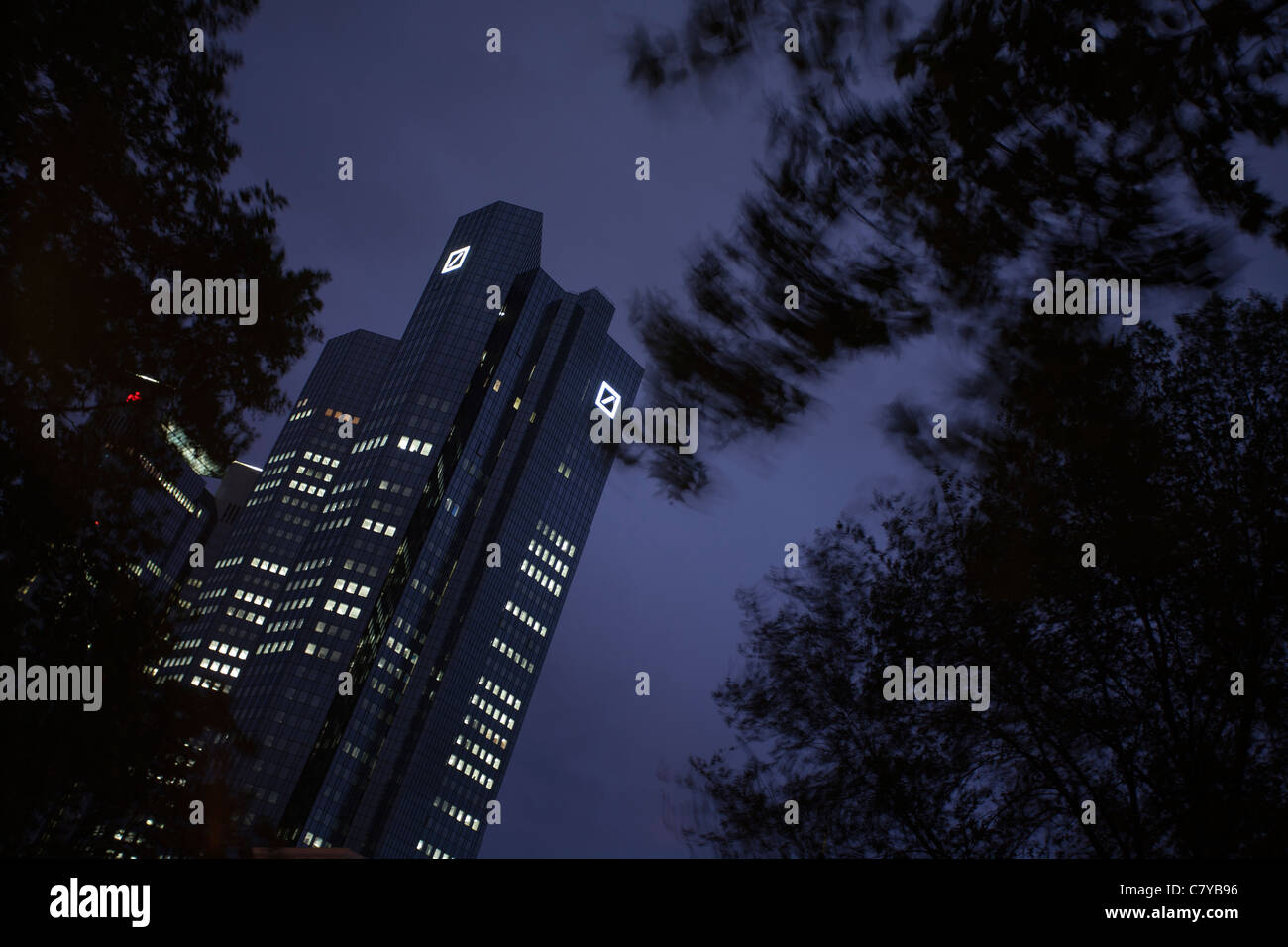 Skyscraper in the centre of Frankfurt am Main at night Stock Photo - Alamy