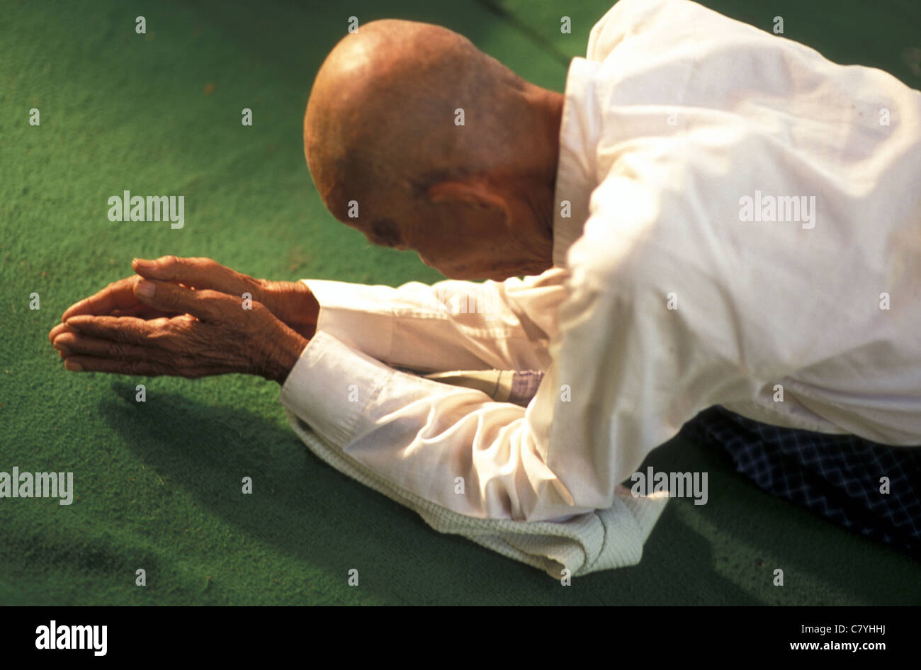 Elderly person shaved head hi-res stock photography and images - Alamy