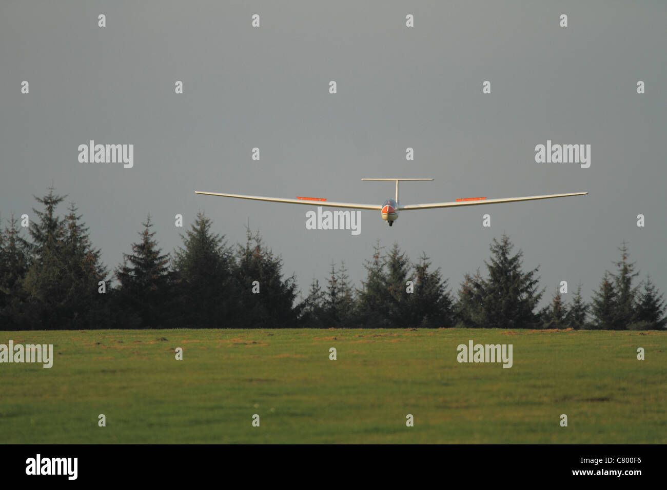 glider landing at sutton bank Stock Photo Alamy