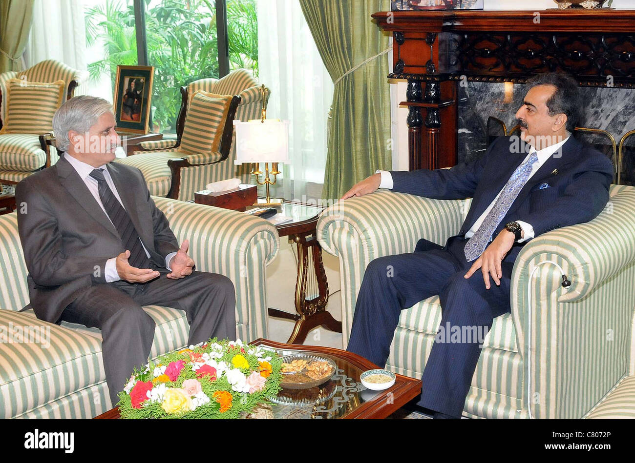 Syed Yousuf Raza Gilani in meeting with Azad Jammu Kashmir (AJK ...