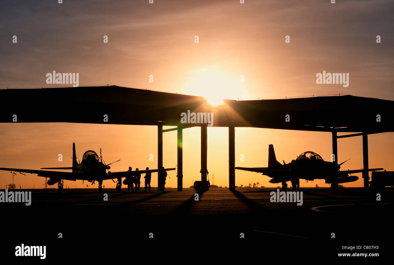 Aircraft hangar background hi-res stock photography and images - Alamy
