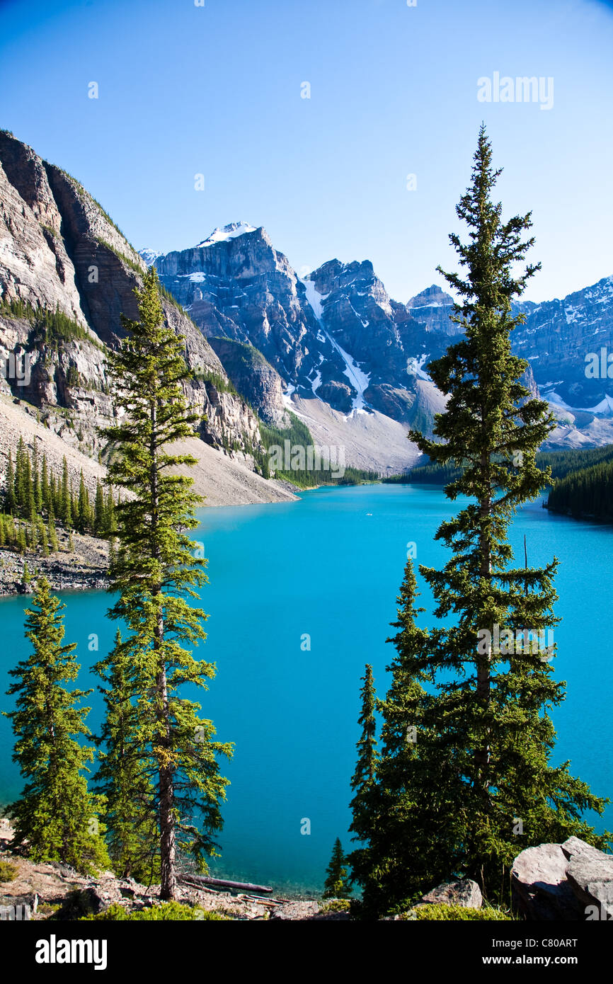 Moraine Lake, Near Lake Louise In The Canadian Rocky Mountains Stock 