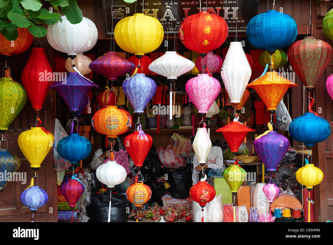 Vietnamese lamp hi-res stock photography and images - Alamy