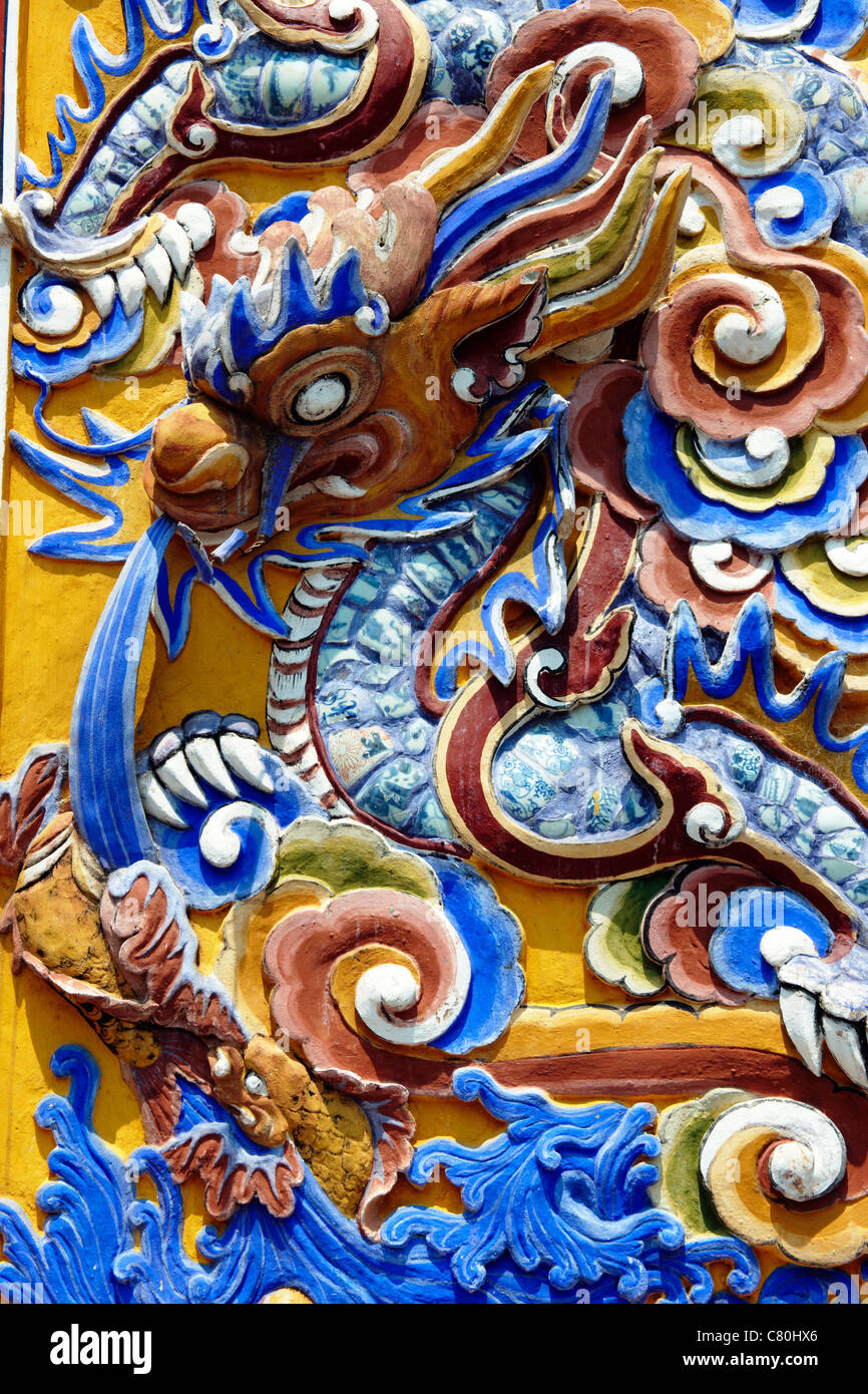 Vietnam, Hue, dragon in the Imperial City Stock Photo