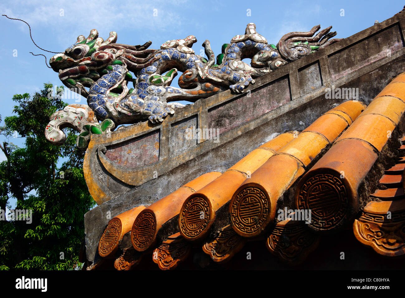 Vietnam, Hue, dragon in the Imperial City Stock Photo