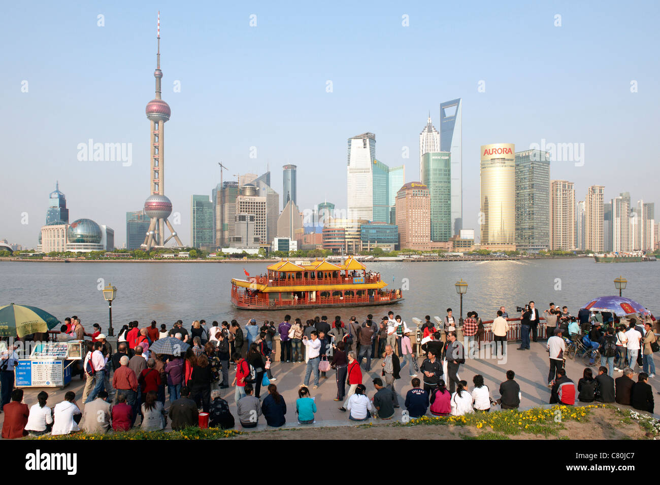 Shanghai river views hi-res stock photography and images - Alamy