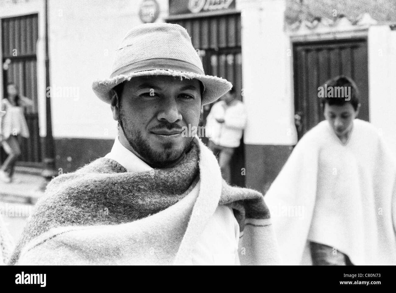 Portrait of a man with hat and the typical 'ruana'. Nobsa, Boyacá, Colombia, South America Stock Photo