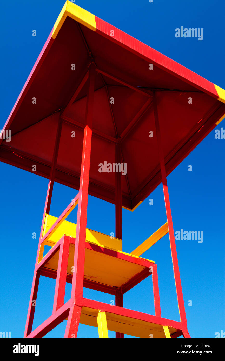 Pool lifeguard chair hi-res stock photography and images - Alamy