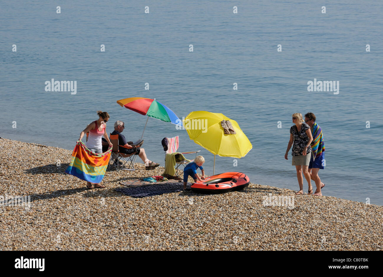 English beach family hi-res stock photography and images - Alamy