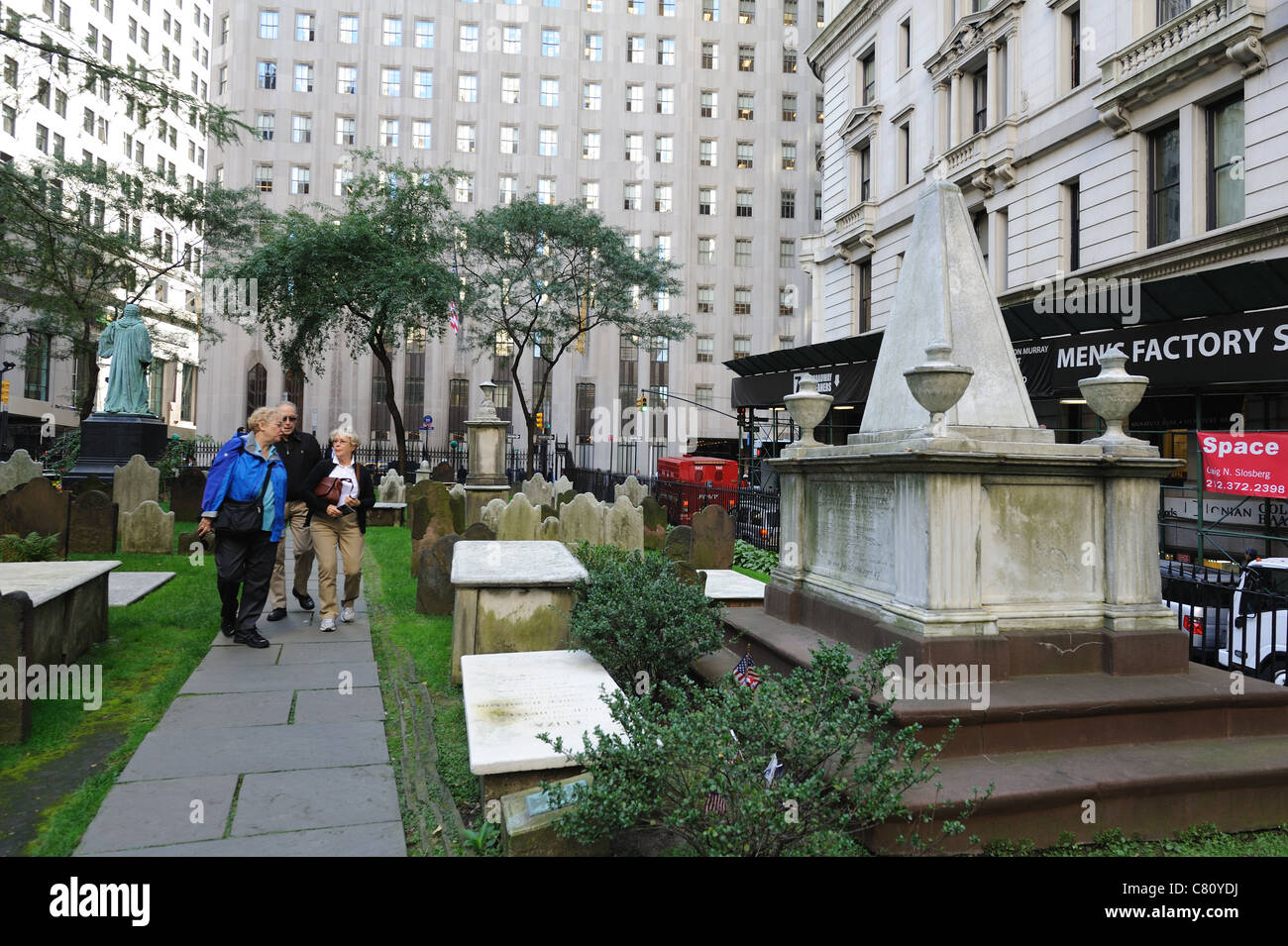 Alexander hamilton tomb hires stock photography and images Alamy