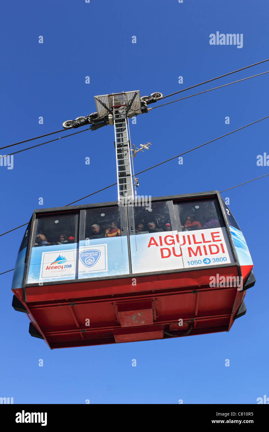 Cable car up to the Aiguille du Midi above Chamonix-Mont-Blanc, Haute-Savoie in the Rhône-Alpes region of south-eastern France. Stock Photo