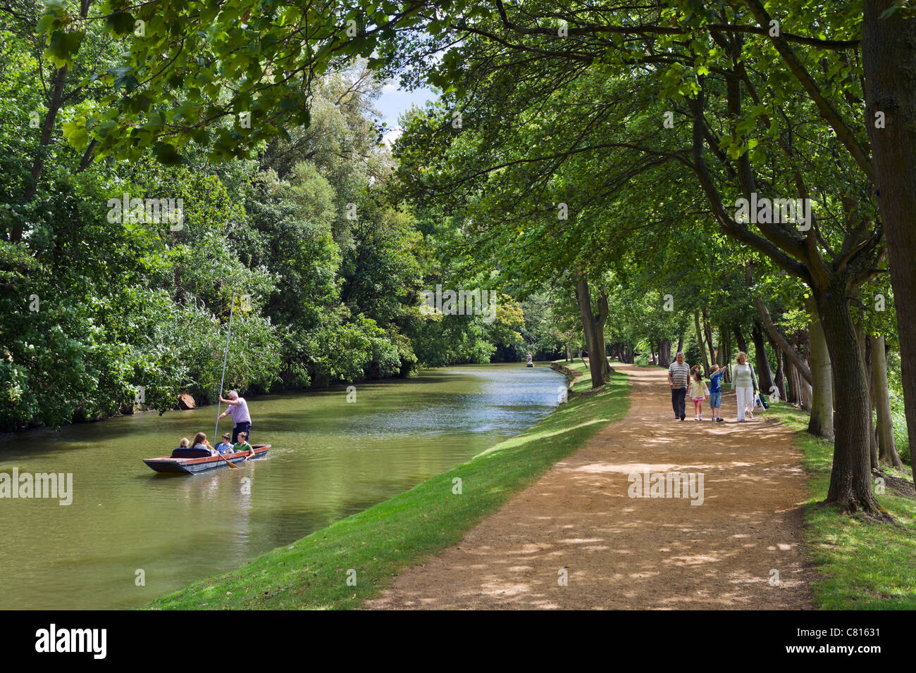 Punting on the River Cherwell and walking along its banks near Christ Church Meadow, Oxford, Oxfordshire, England, UK Stock Photo