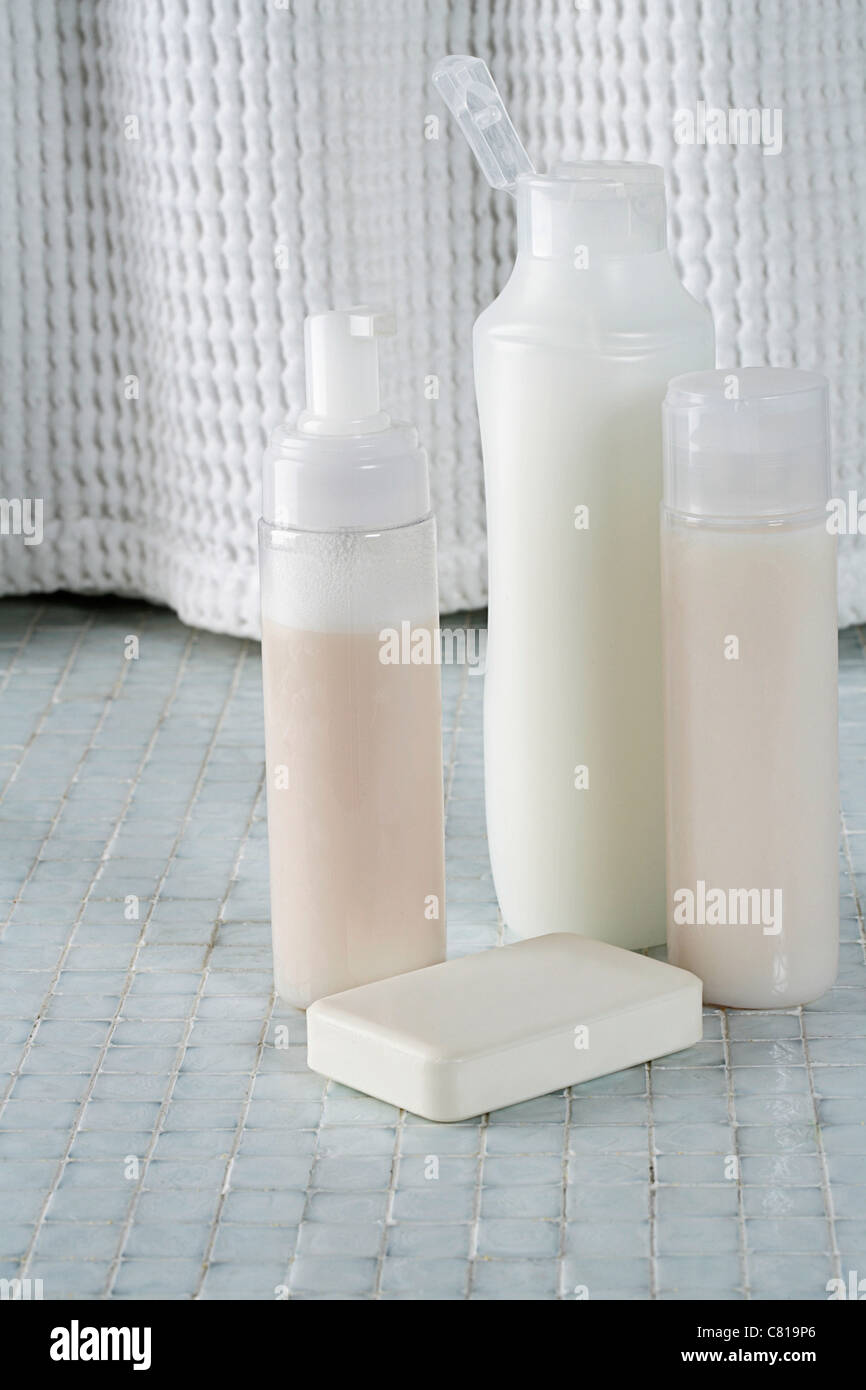 https://c8.alamy.com/comp/C819P6/soap-and-bottles-shampoo-conditioner-and-shower-gel-C819P6.jpg