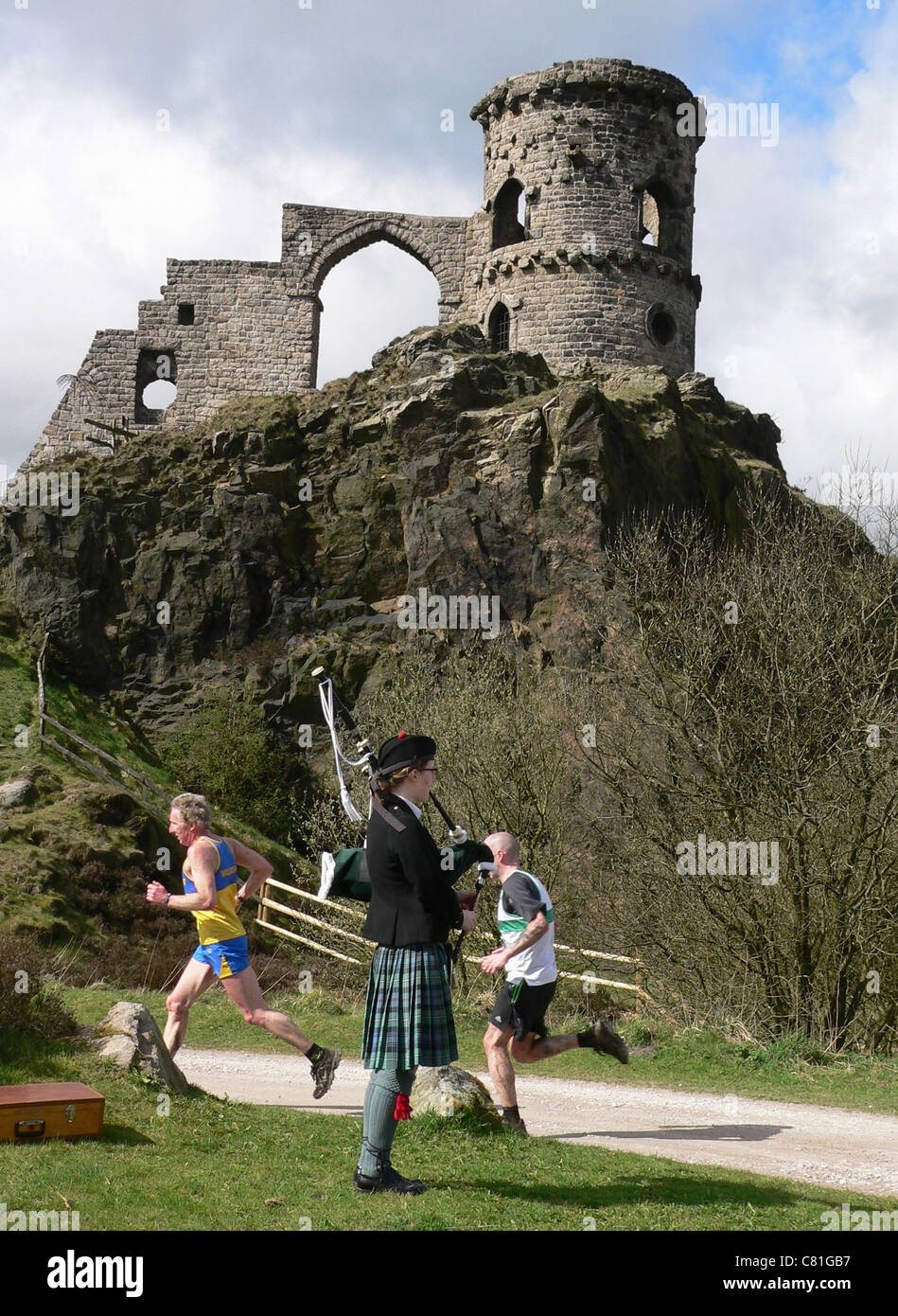 Piper and Fell Runners, Mow Cop Castle Stock Photo