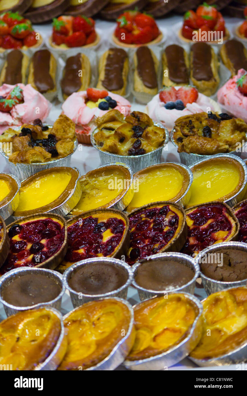 Desserts at a market stall in Borough Market Stock Photo Alamy