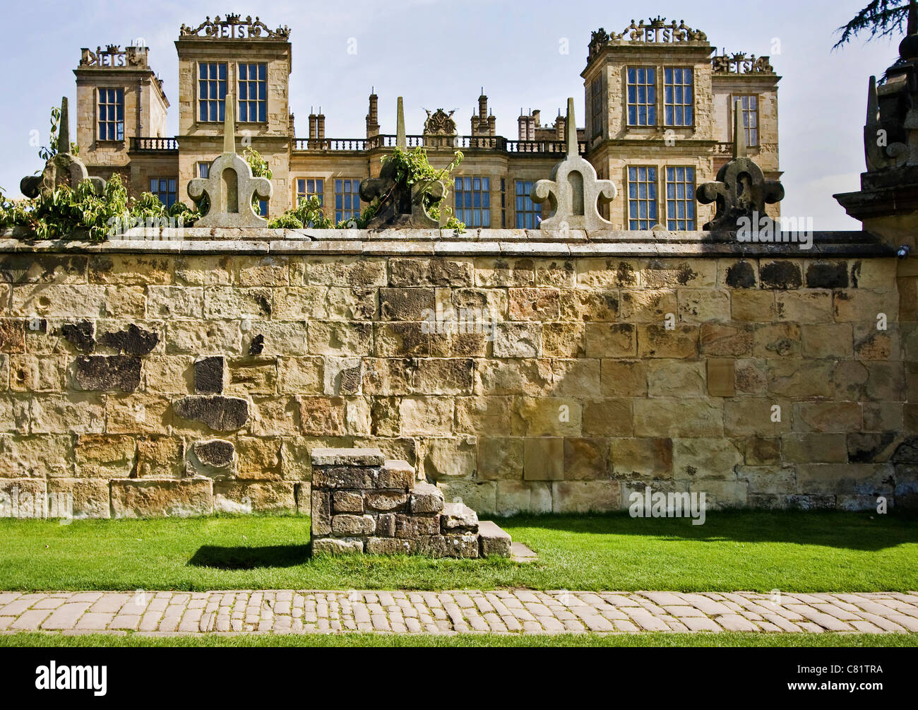 Garden wall and mounting block at Hardwick Hall in Derbyshire Stock