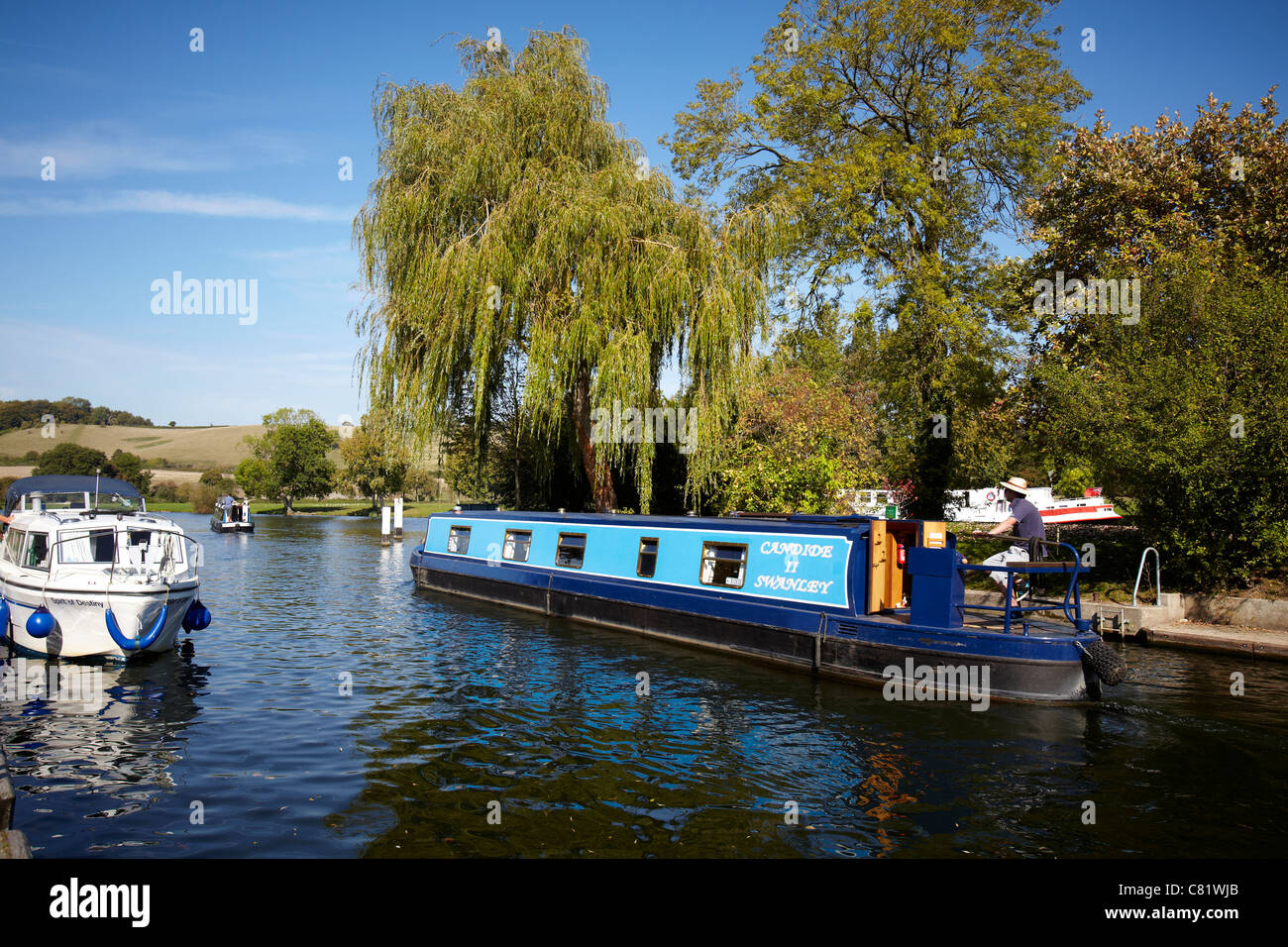 Boats on the River Thames at Mapledurham Lock near Reading, Berkshire. Stock Photo