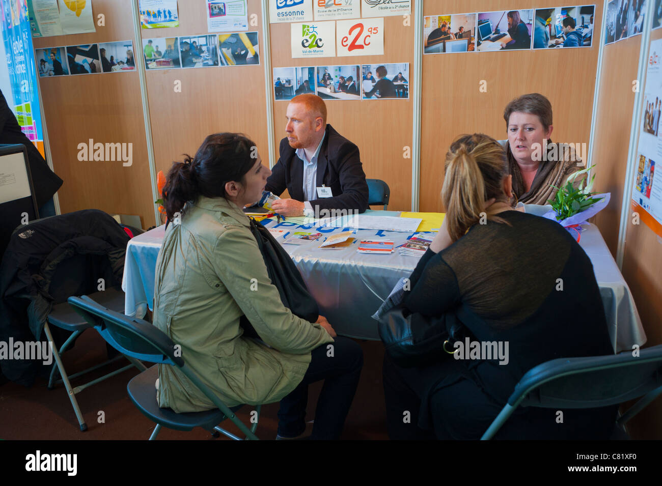 Paris, France, Young Women at Paris Jobs Fair, Job Seekers Meeting at