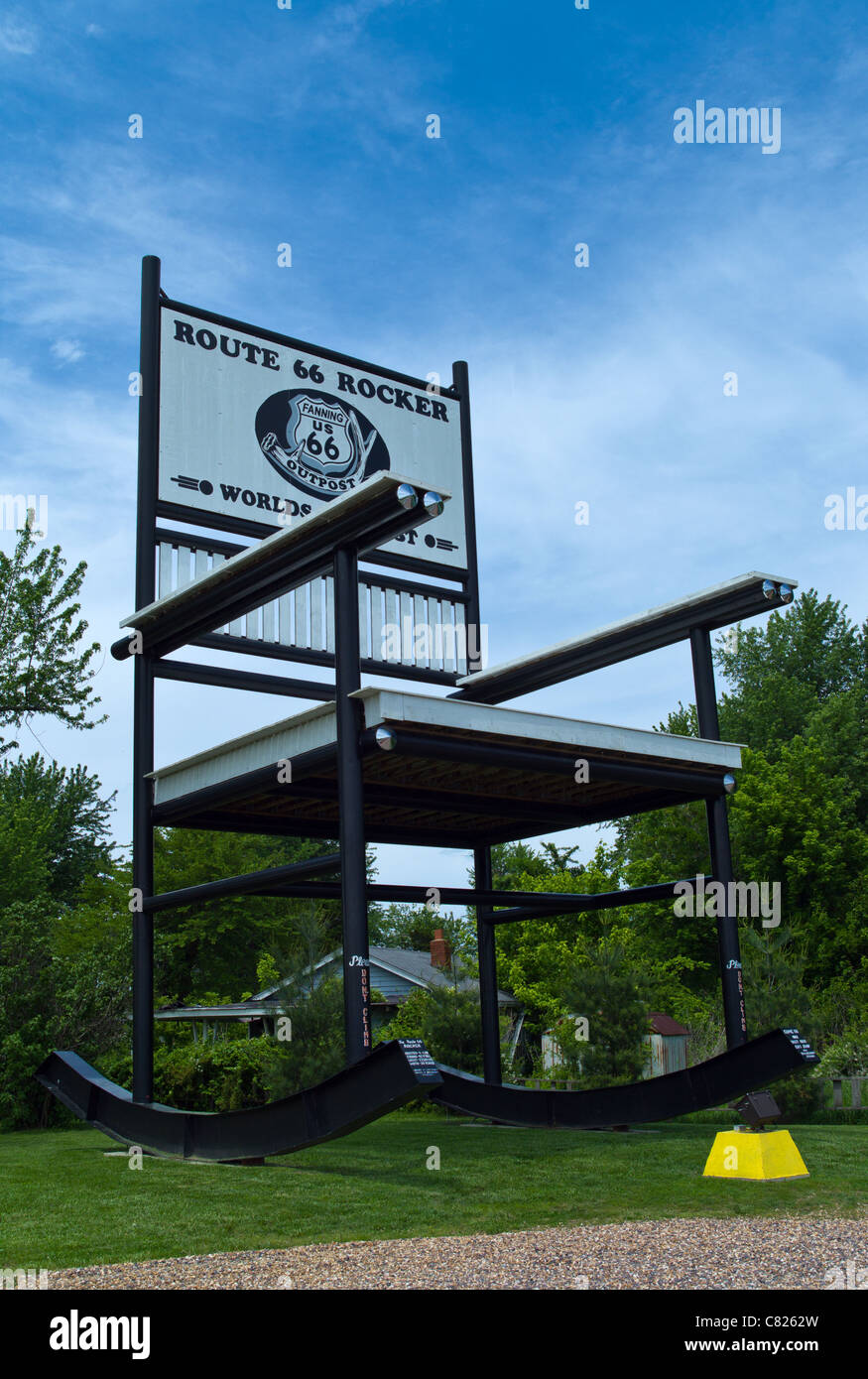 U.S.A. Missouri, Route 66, Fanning, the giant Rocking Chair of the Outpost restaurant and shop Stock Photo