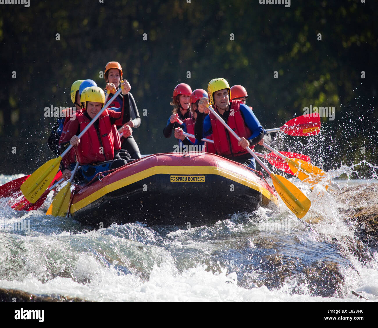 DE - BAVARIA: Rafters on River Isar between Lenggries and Bad Toelz Stock Photo