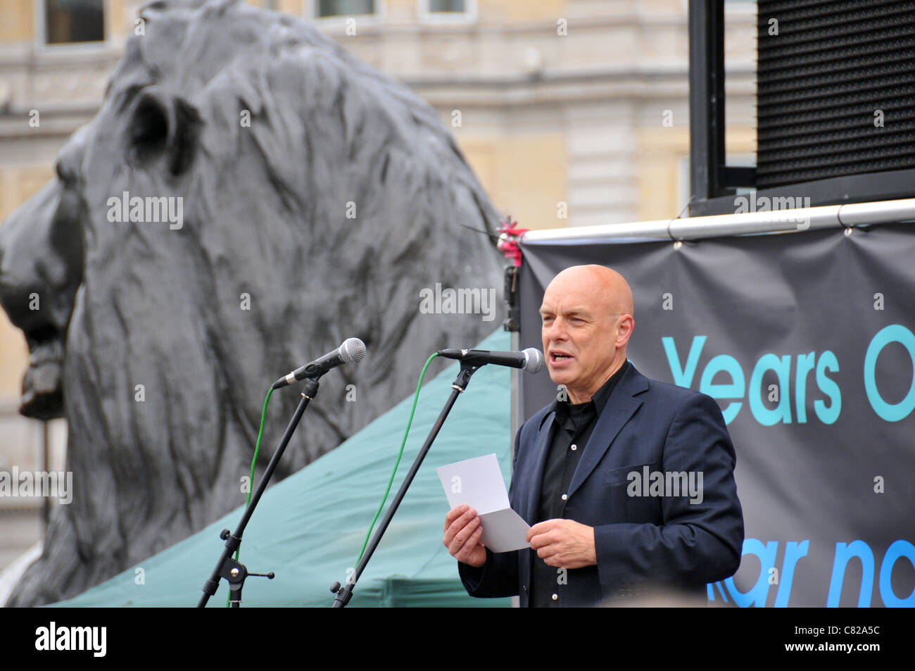Brian Eno he War Coalition anti war protest Trafalgar Square Saturday 8th October 2011 Stock Photo